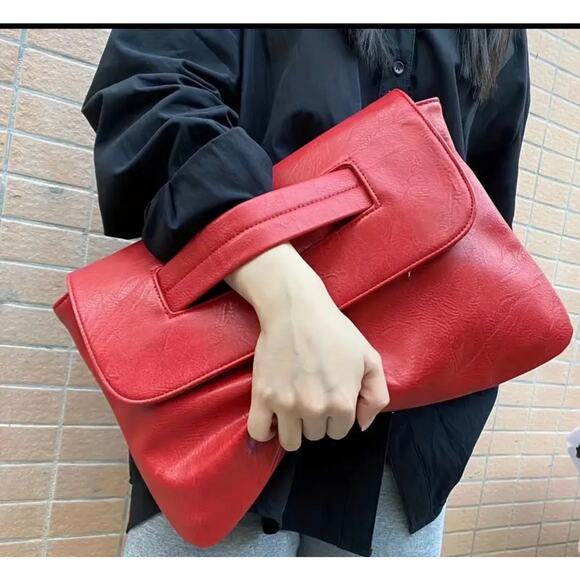 CLUTCH WRISTLET: Red High-Quality Faux Leather Large Capacity Purse, NIP - Picture 4 of 6